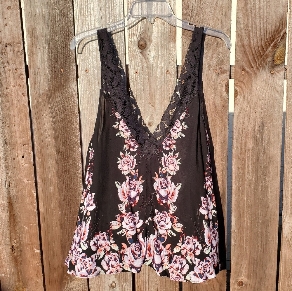 Free People flowy black tank with lace & roses